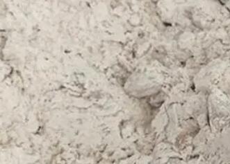 中頻爐在選擇爐襯耐火材料時(shí)，要注意什么？